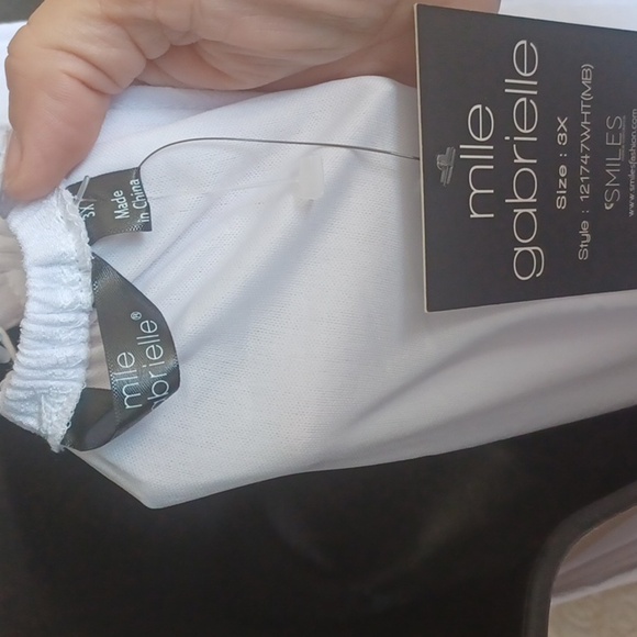 Mlle Gabrielle White Linen Low/High Maxi Dress with Gold chain Detailing - Picture 6 of 7